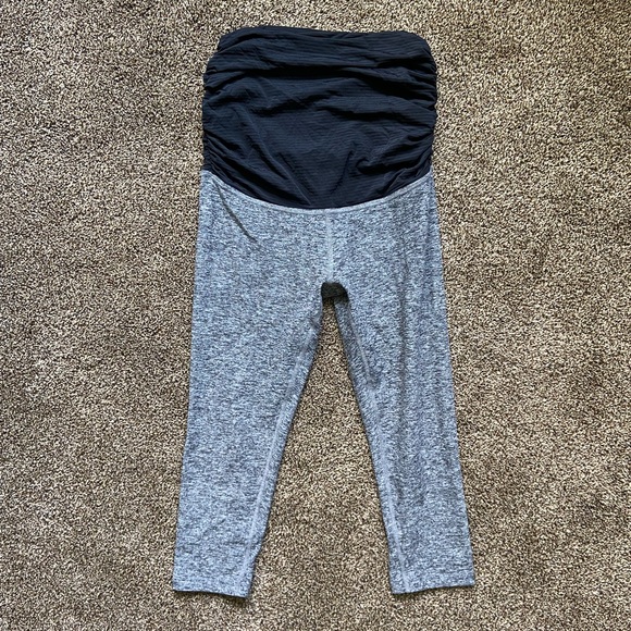 Beyond the Bump Spacedye What's Kickin Maternity Capri Legging Size Medium - Picture 2 of 5